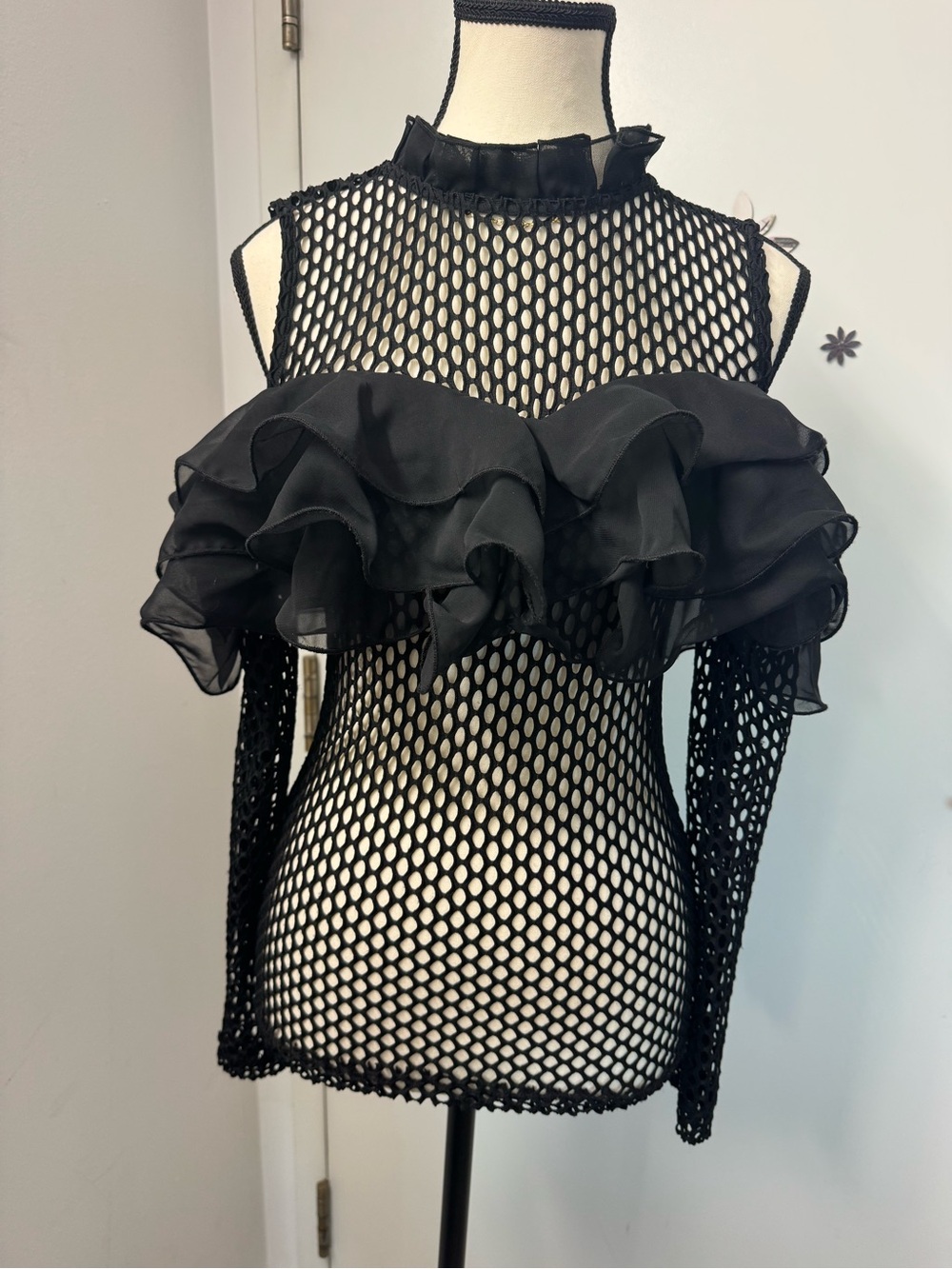 Women’s Black Ruffled Mesh Cold-Shoulder Top S/M